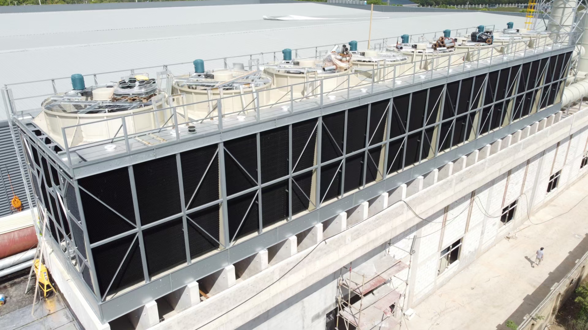 工業冷卻塔冬季結冰原因及解決措施