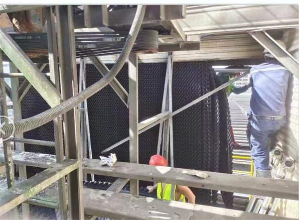 <a href=http://m.dbji.com.cn/tags/21_0.html target=_blank class=infotextkey>冷卻塔填料</a>更換步驟